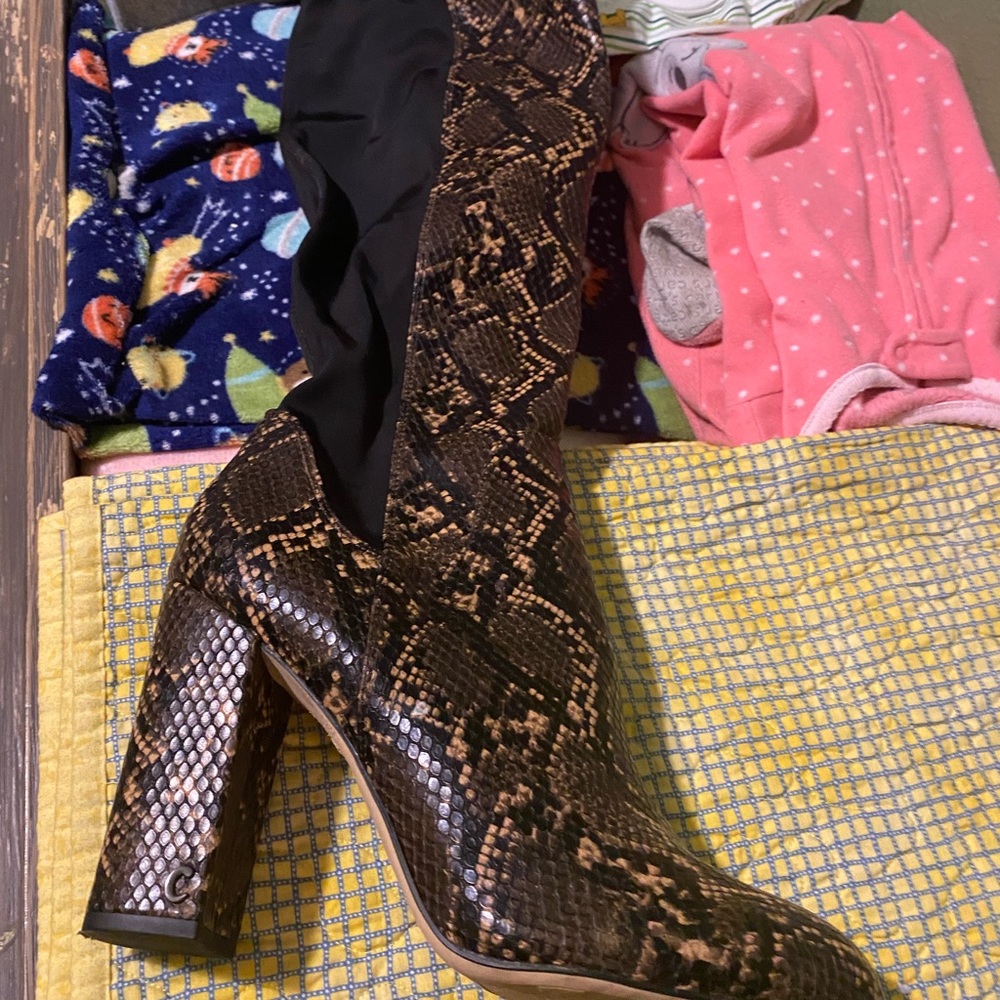 Women’s boot - Picture 6 of 6